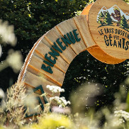 Ouverture du pays suspendu des géants